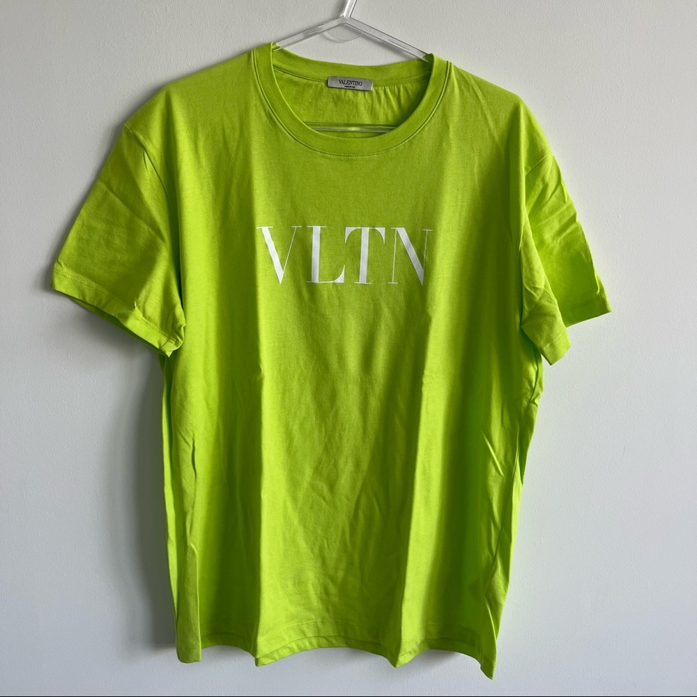 Valentino Men’s T-shirt in a Bright Green in Size XL